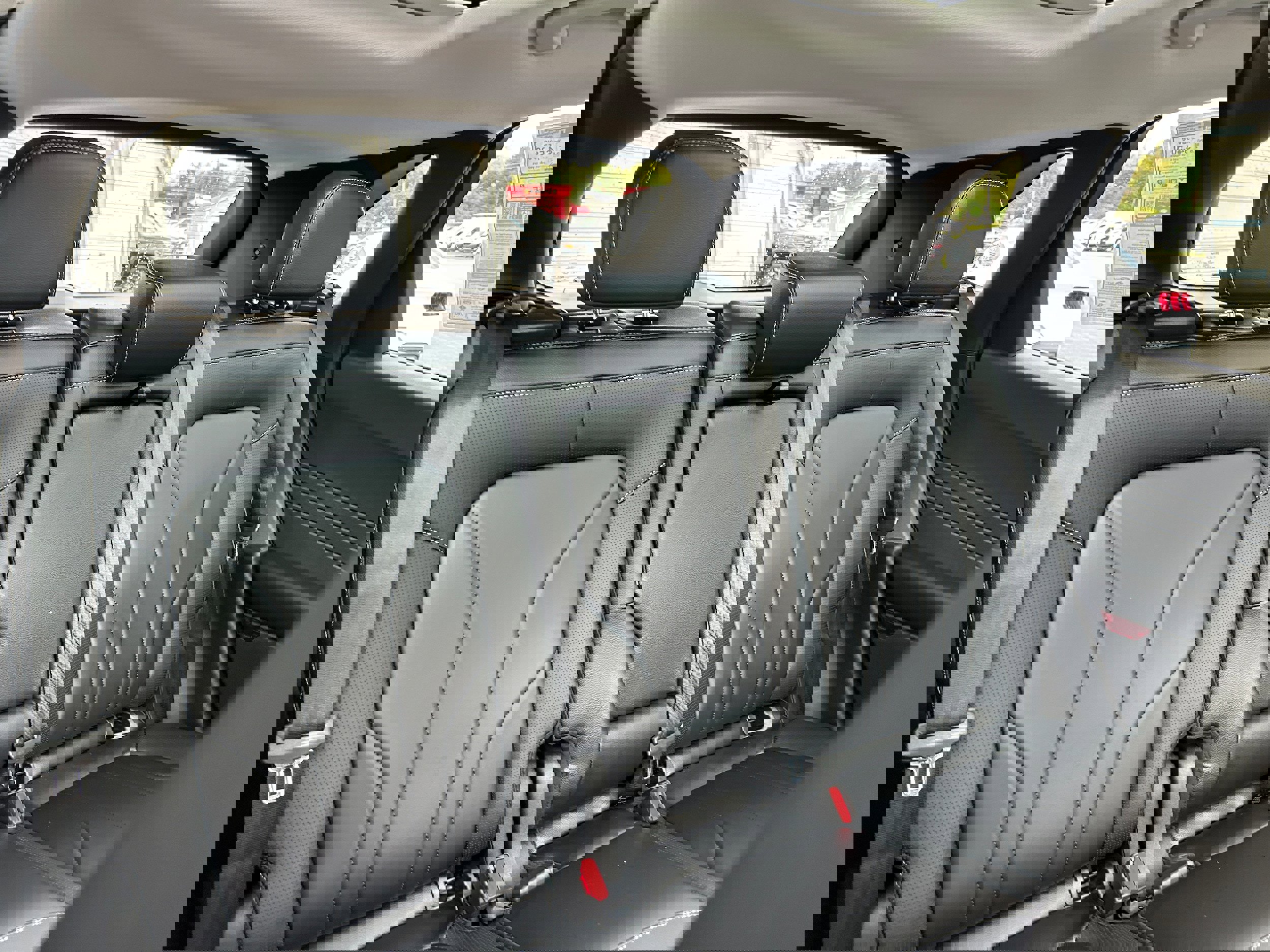 New 2025 Ford Escape SE w/ PHEV Premium Package FWD image 37