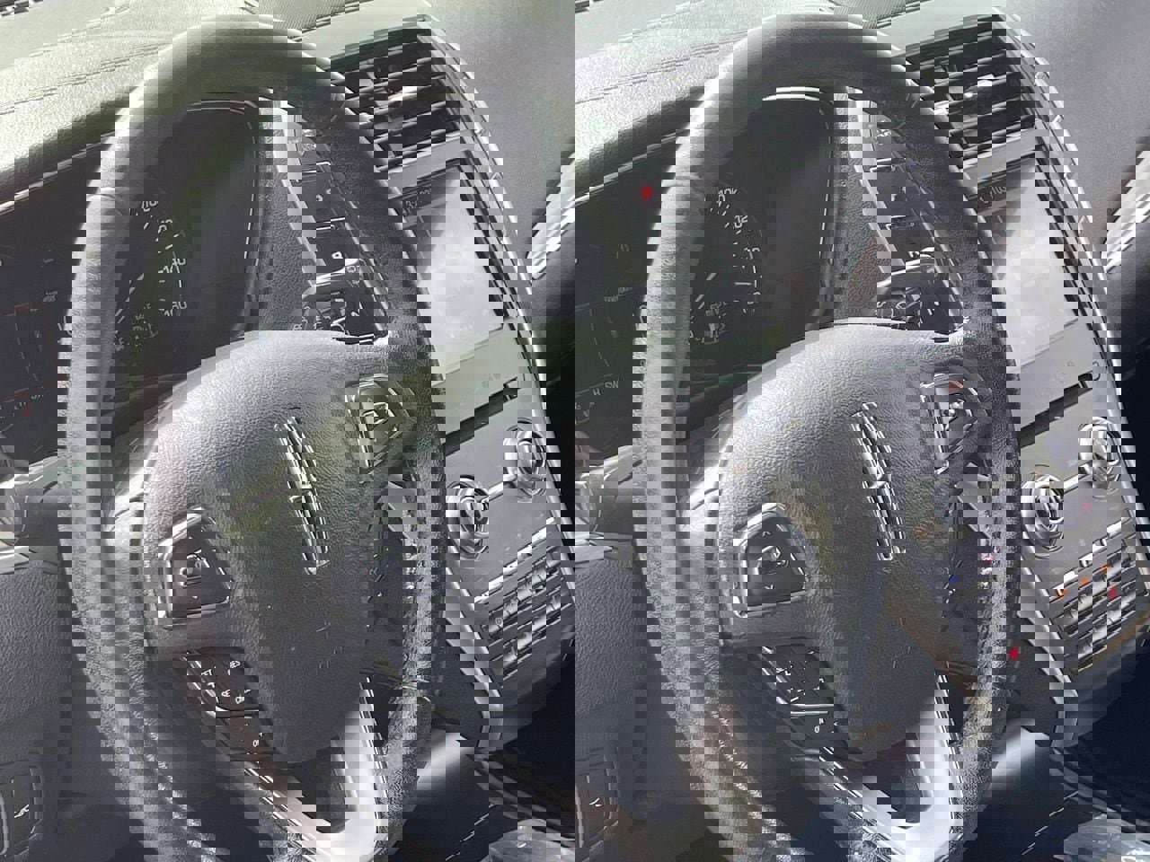 Used 2017 Lincoln MKC Premiere image 7