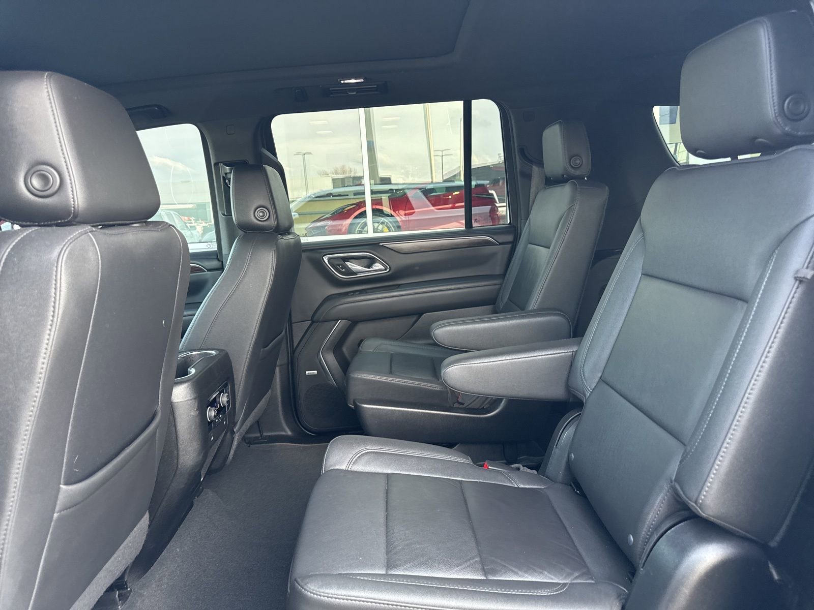 Used 2023 Chevrolet Suburban Z71 AWD/4WD image 17