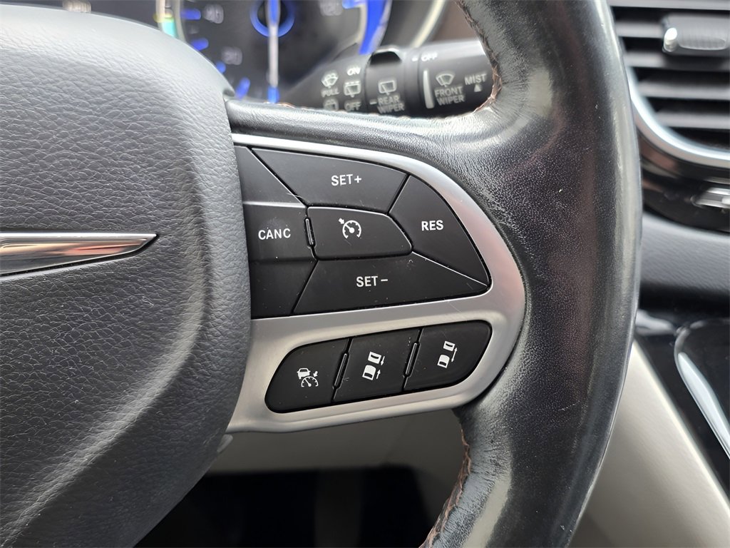 Used 2019 Chrysler Pacifica Touring-L Plus w/ Advanced Safetytec Group image 28