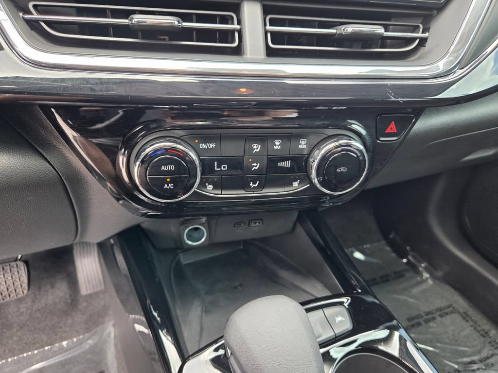 Used 2026 Chevrolet Trax ACTIV w/ Sunroof Package FWD image 24