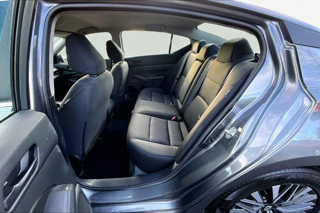 Used 2024 Nissan Altima 2.5 SV image 16