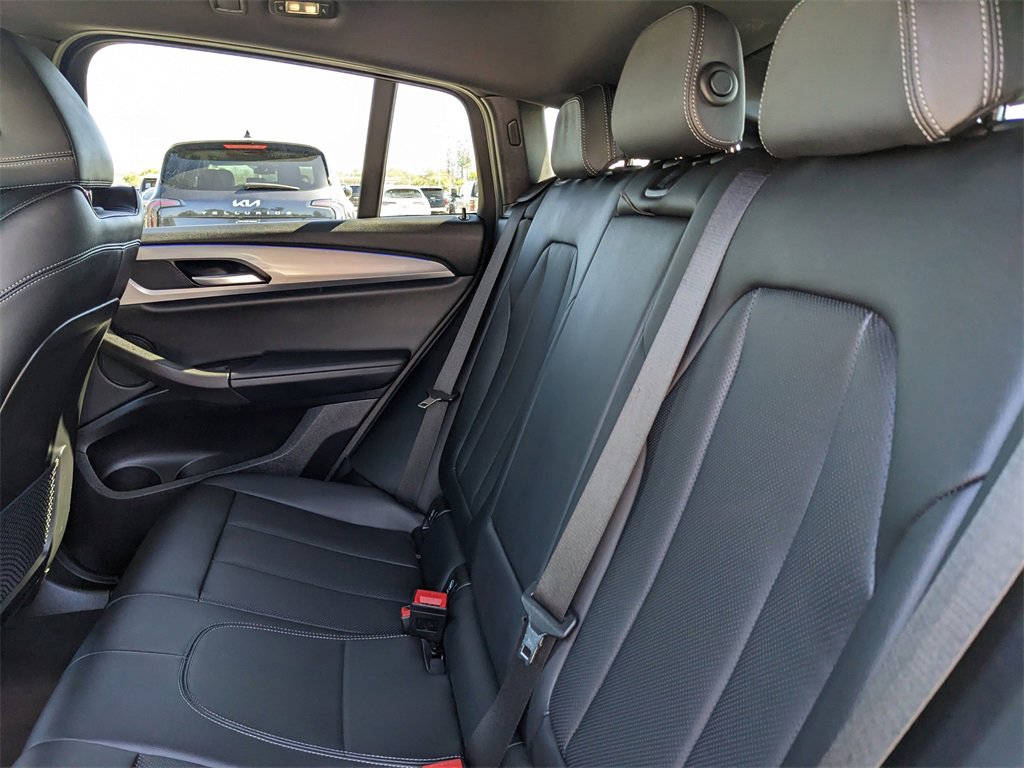 Used 2025 BMW X4 xDrive30i image 20