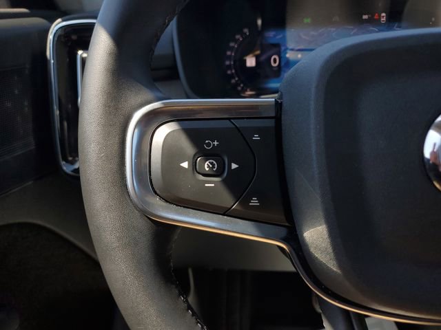 Used 2023 Volvo XC40 B5 Plus w/ Climate Package image 24