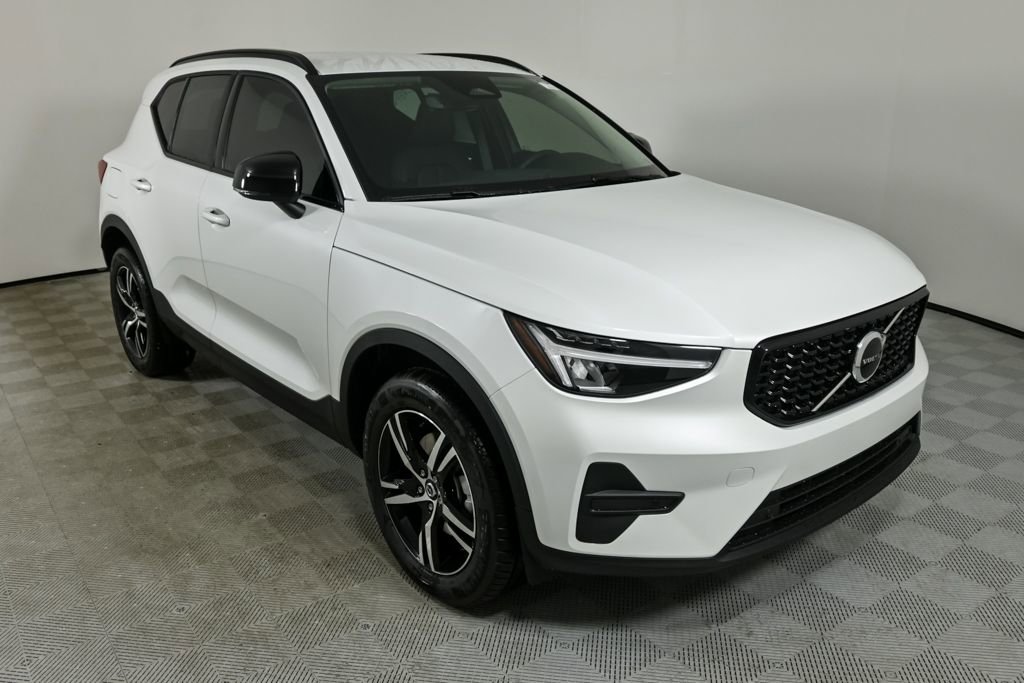 Certified 2026 Volvo XC40 B5 Core w/ Climate Package image 26
