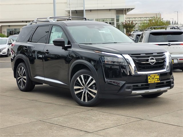 New 2025 Nissan Pathfinder Platinum