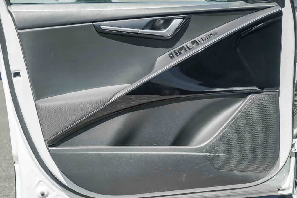 Certified 2023 Kia Niro EX FWD image 19
