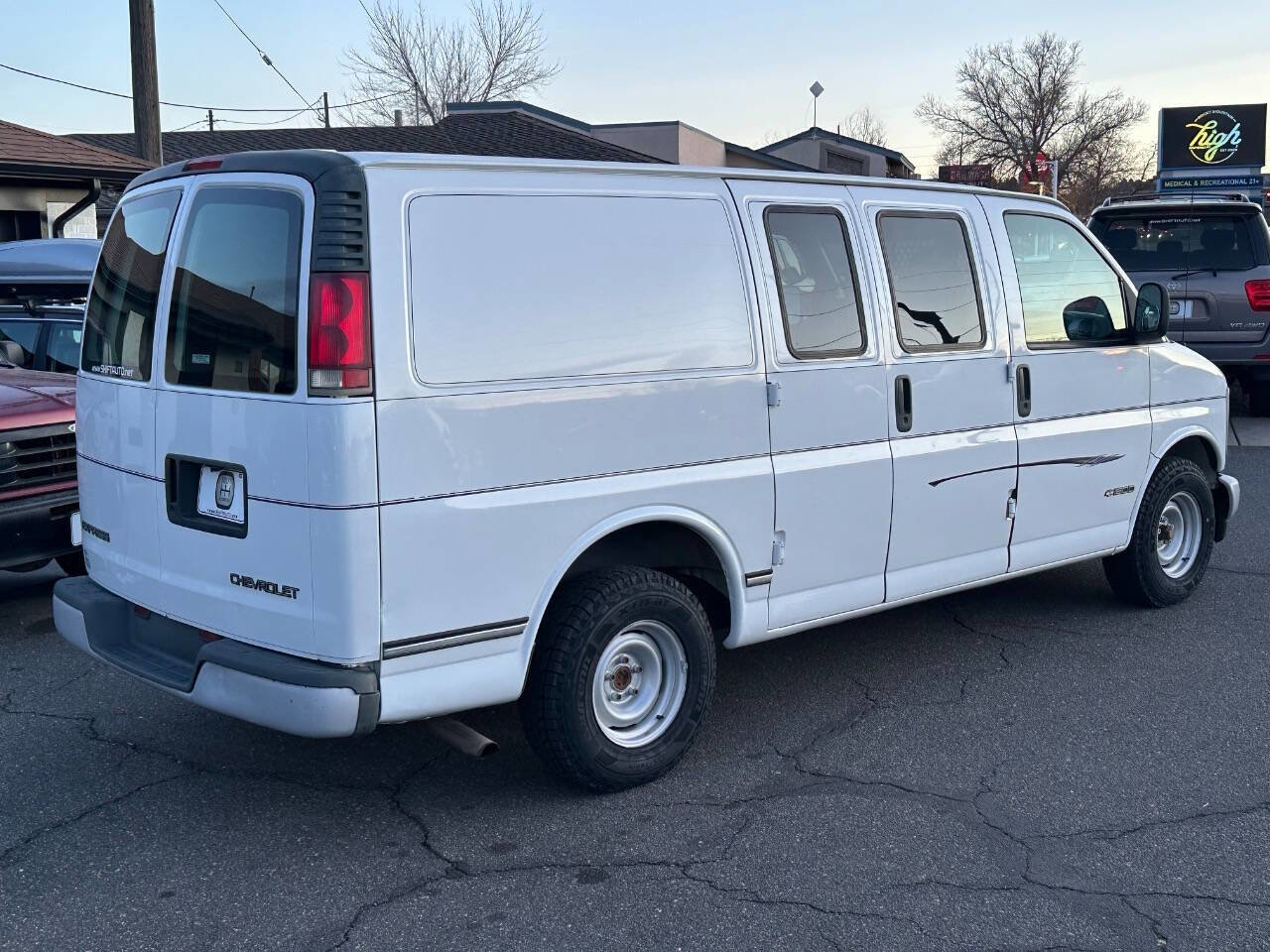 Used 2001 Chevrolet Express 1500 image 17