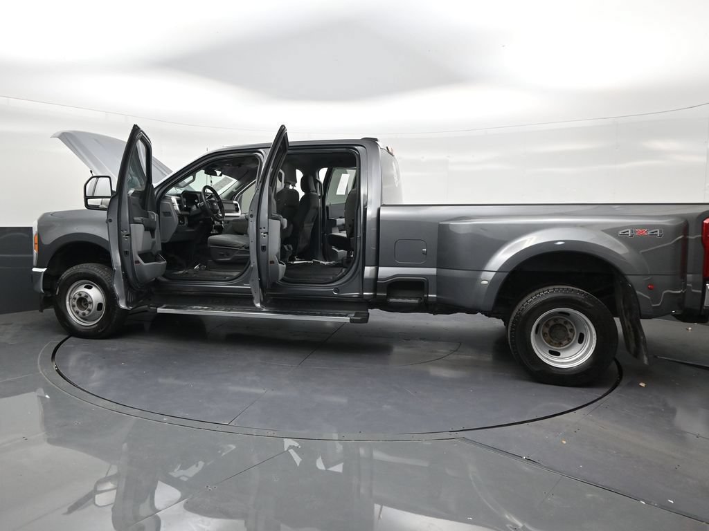 Used 2023 Ford F350 XLT w/ Camper Package AWD/4WD image 29