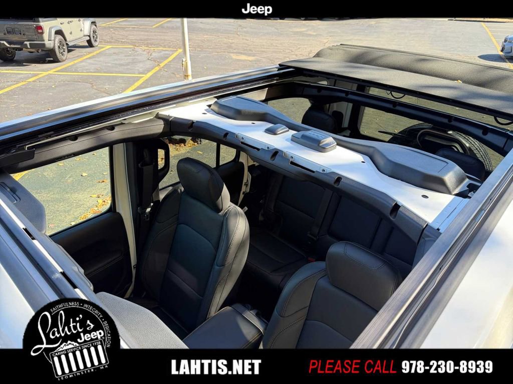 New 2026 Jeep Wrangler Unlimited Sahara image 30