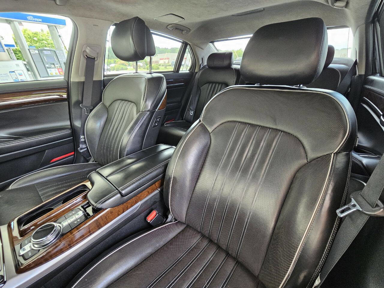 Used 2017 Genesis G90 5.0 Ultimate RWD image 6