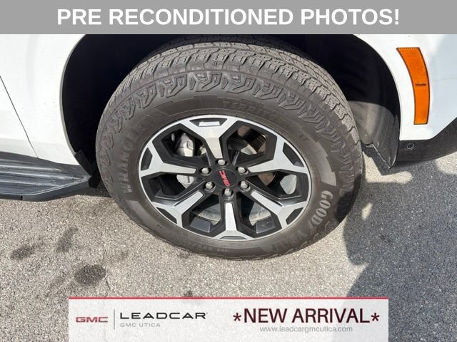 Used 2025 GMC Yukon AT4 AWD/4WD image 9
