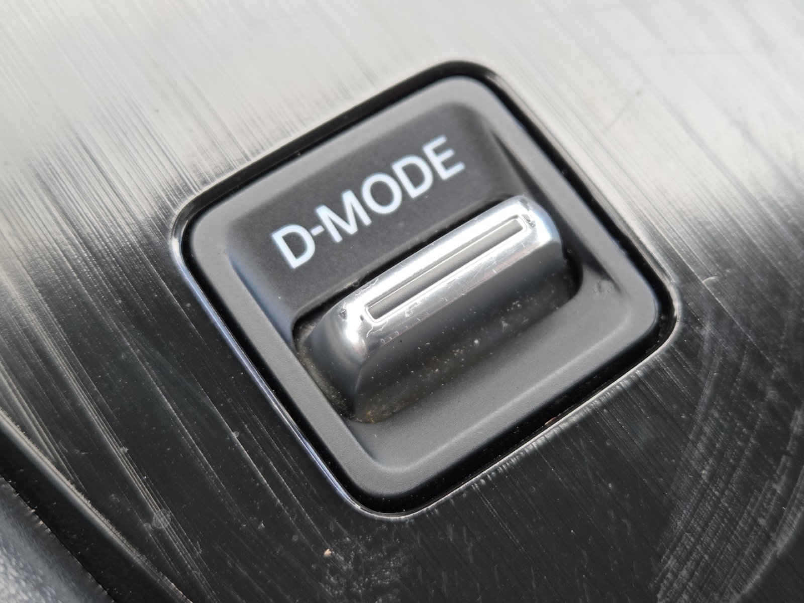 Used 2025 Nissan Rogue SV FWD image 5