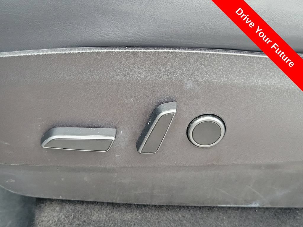 Used 2021 Tesla Model Y Long Range AWD/4WD image 13