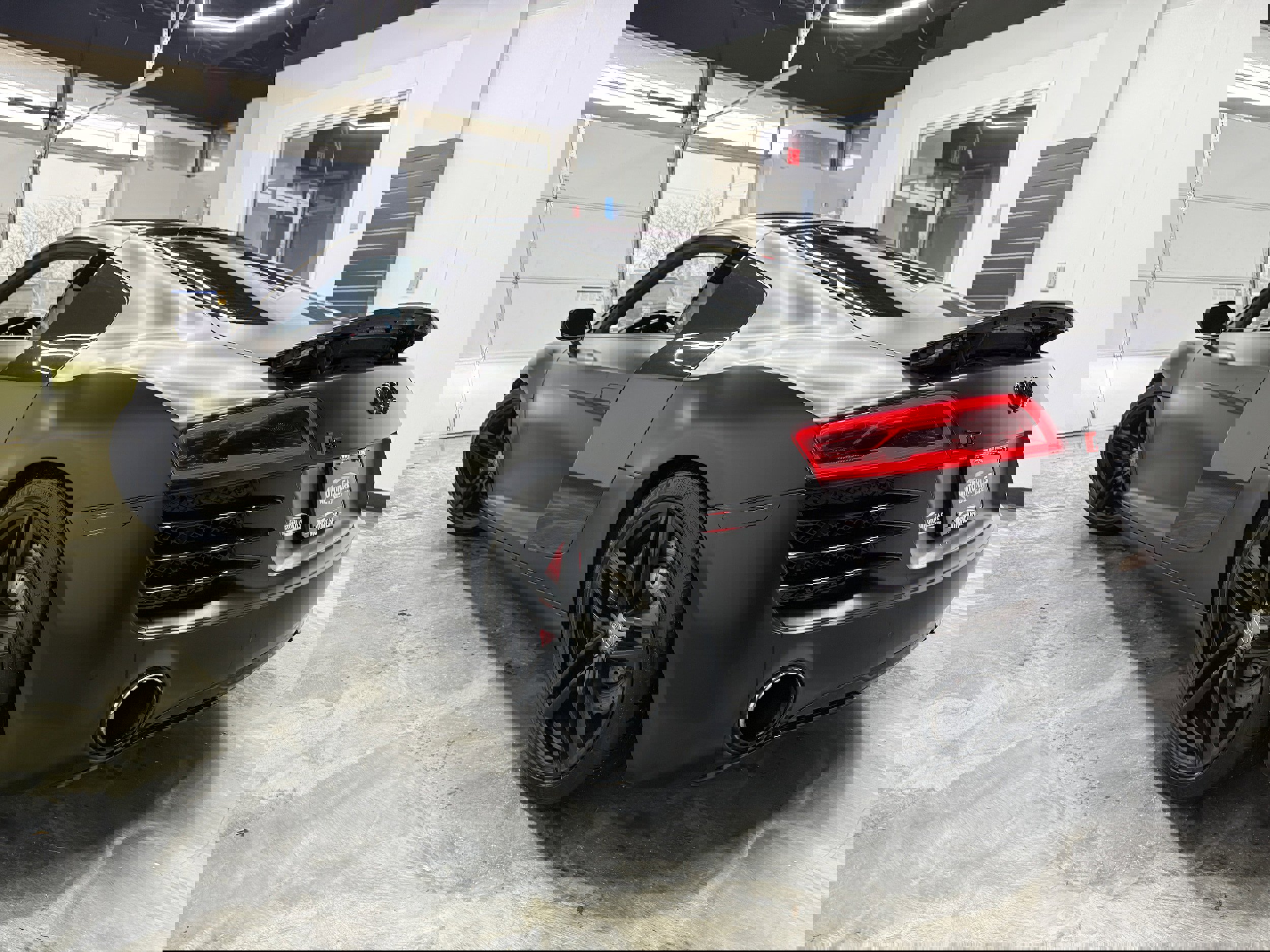 Used 2015 Audi R8 V8 image 2