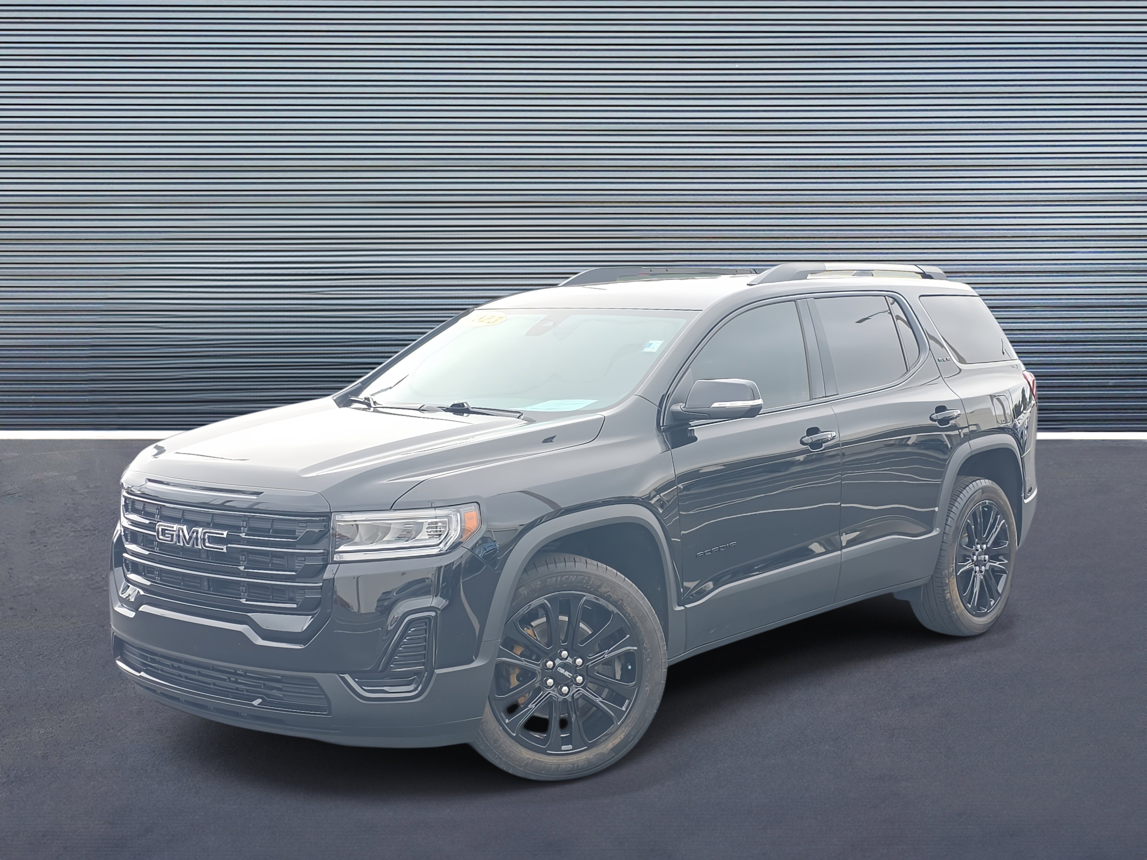 Used 2023 GMC Acadia SLE w/ Driver Convenience Package