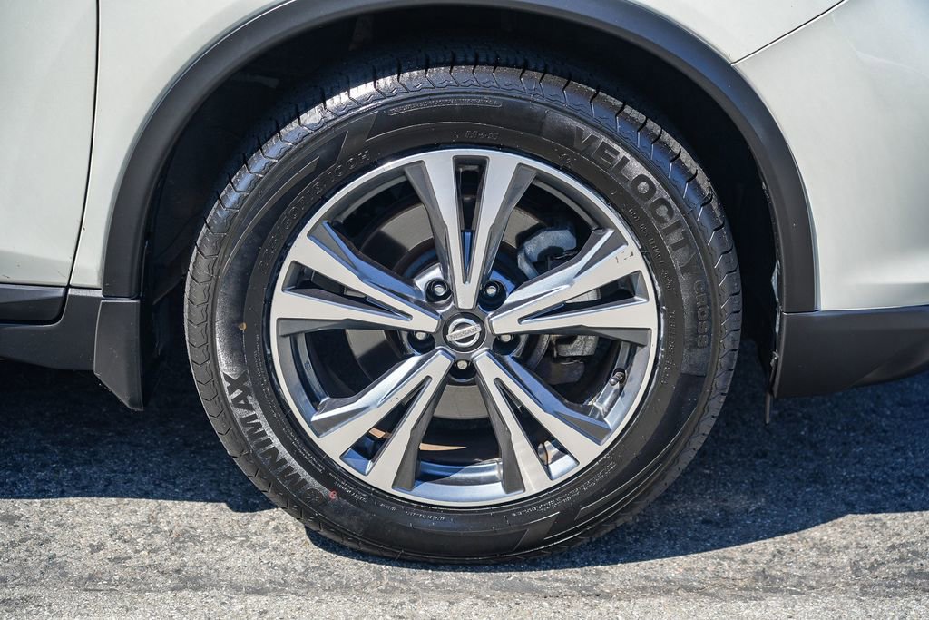 Used 2017 Nissan Rogue SL image 10