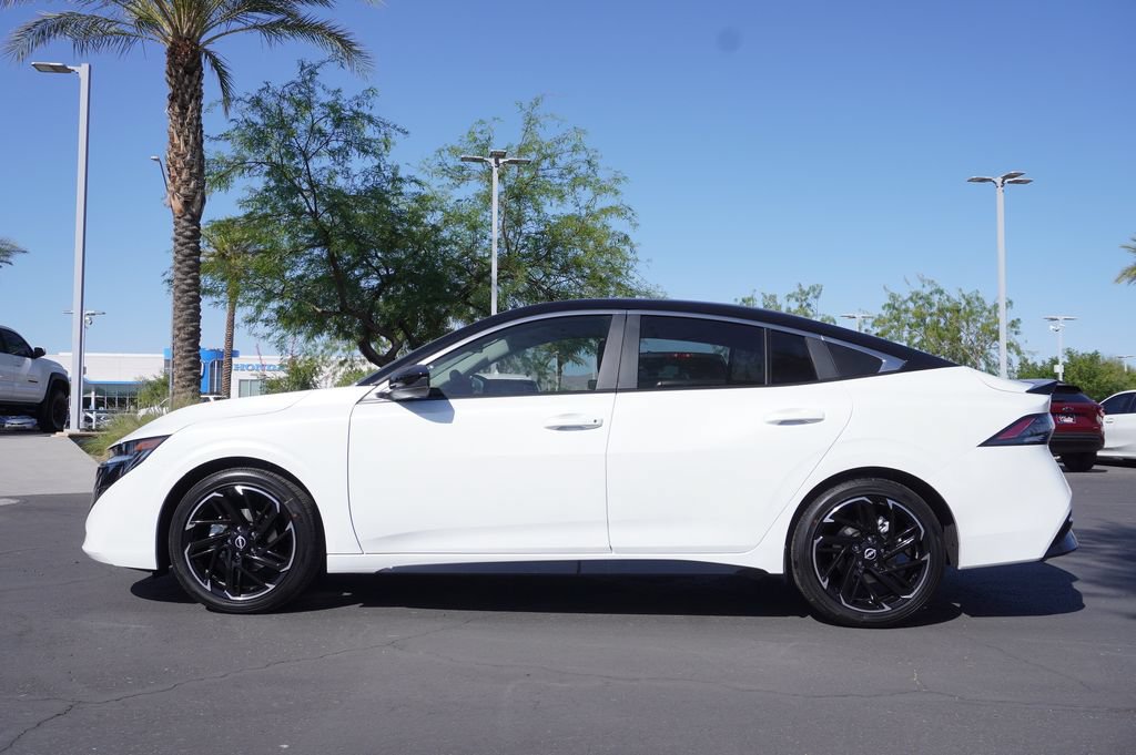 New 2026 Nissan Sentra SR w/ Floor Mat Package FWD image 2