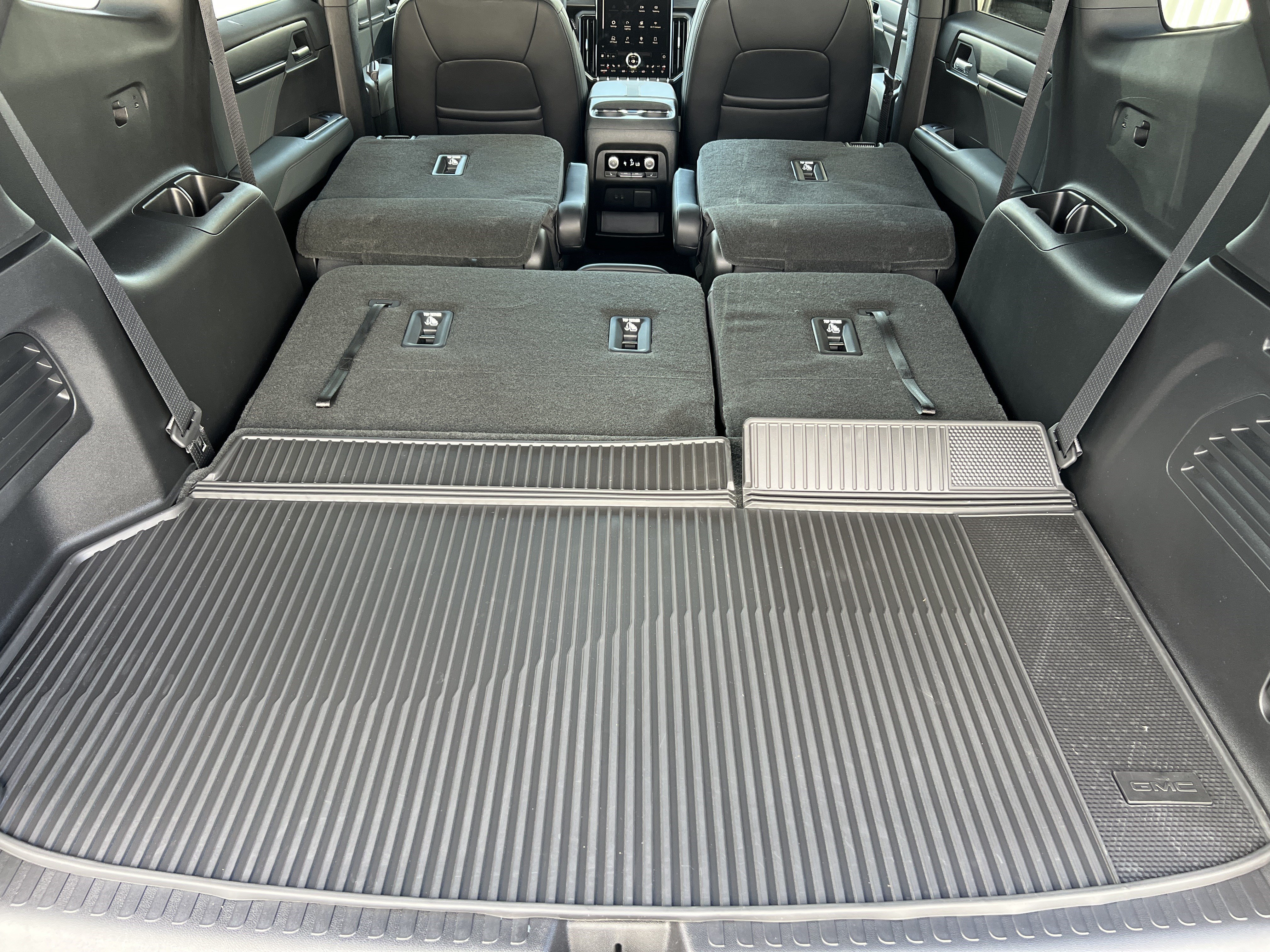 New 2026 GMC Acadia AT4 w/ Luxury Package AWD/4WD image 23