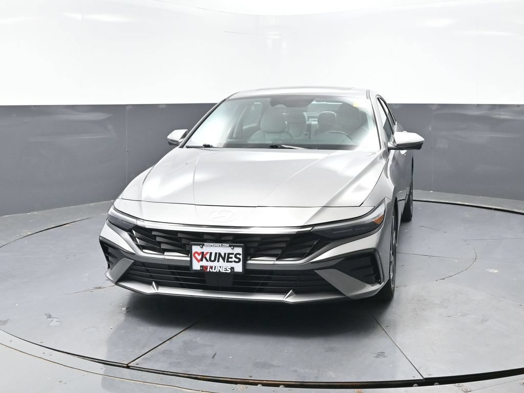 Used 2024 Hyundai Elantra Limited FWD image 7