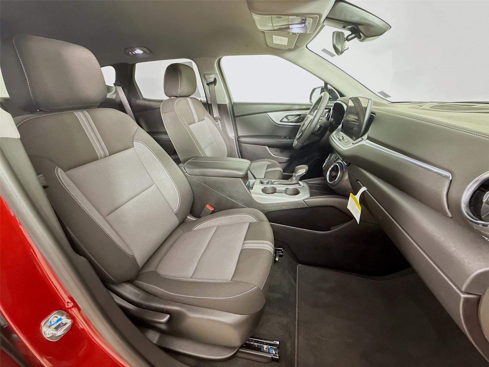 New 2025 Chevrolet Blazer LT w/ Midnight/Sport Edition AWD/4WD image 28