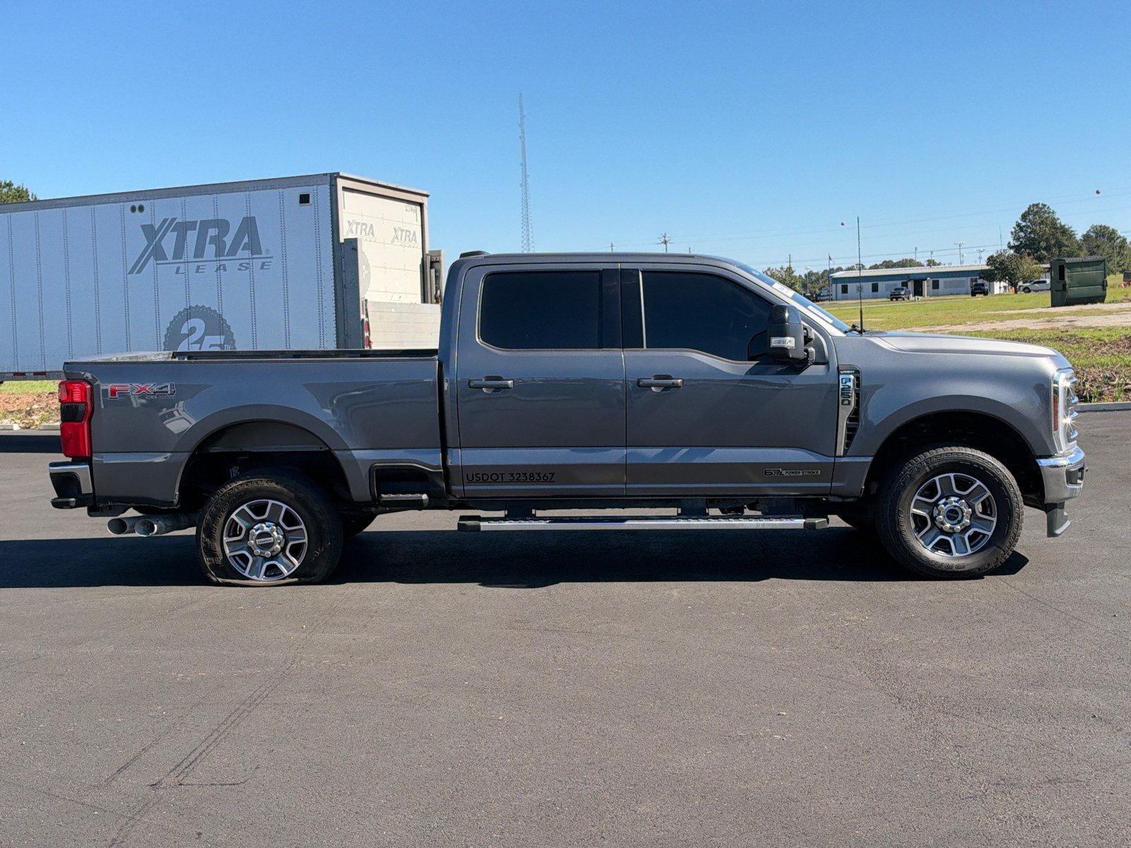 Used 2025 Ford F250 Lariat w/ FX4 Off-Road Package AWD/4WD image 4