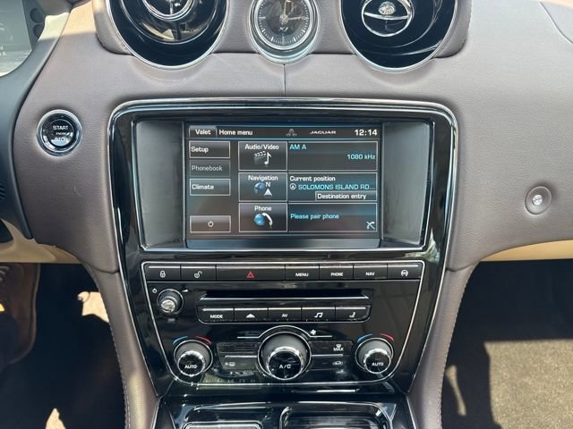 Used 2015 Jaguar XJ image 18