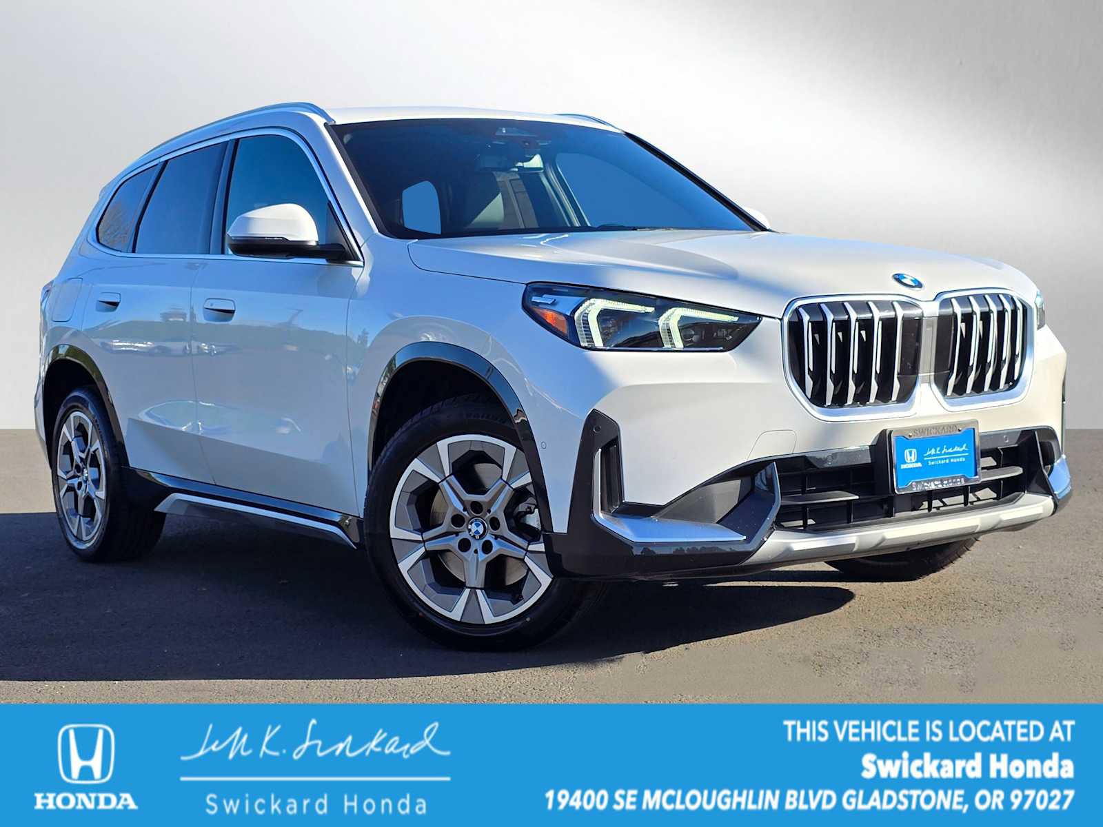 Used 2025 BMW X1 xDrive28i image 1
