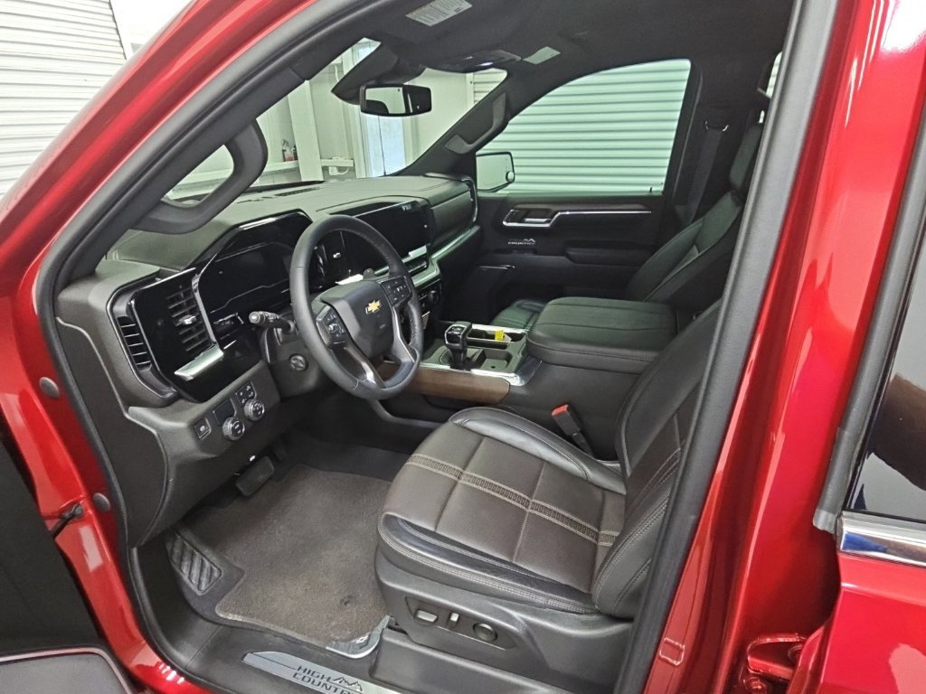 Used 2023 Chevrolet Silverado 1500 High Country RWD image 11