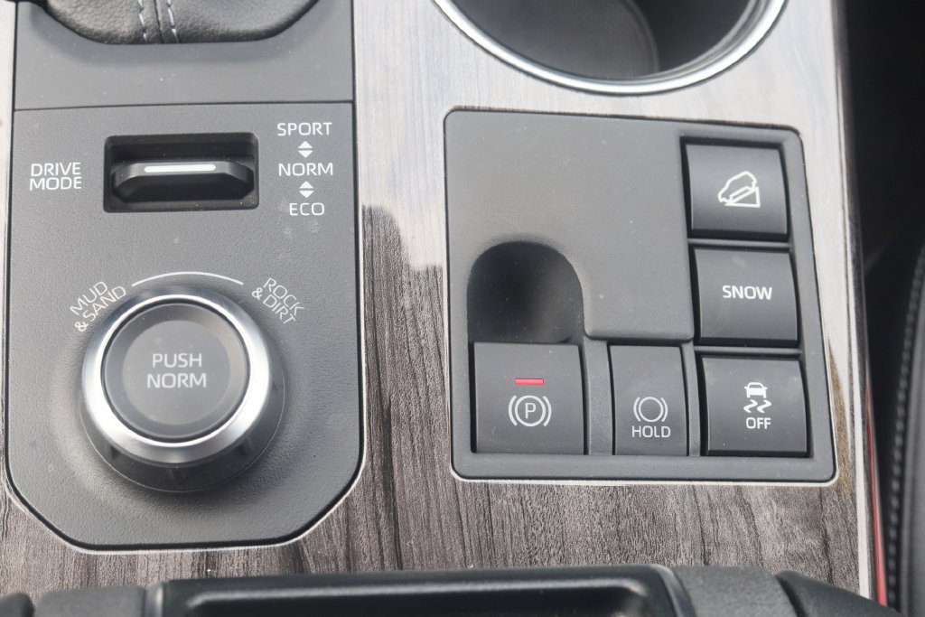 Used 2026 Toyota Highlander Platinum AWD/4WD image 16