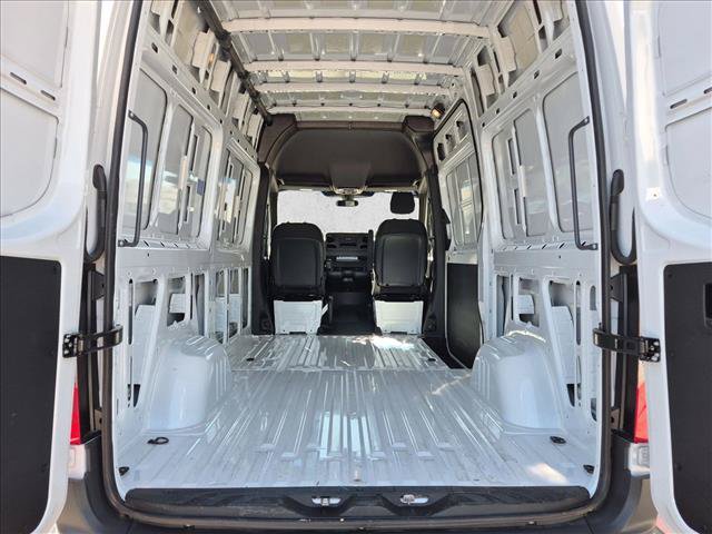 Used 2025 Mercedes-Benz Sprinter 2500 image 6