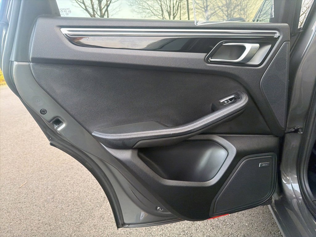 Used 2018 Porsche Macan image 17