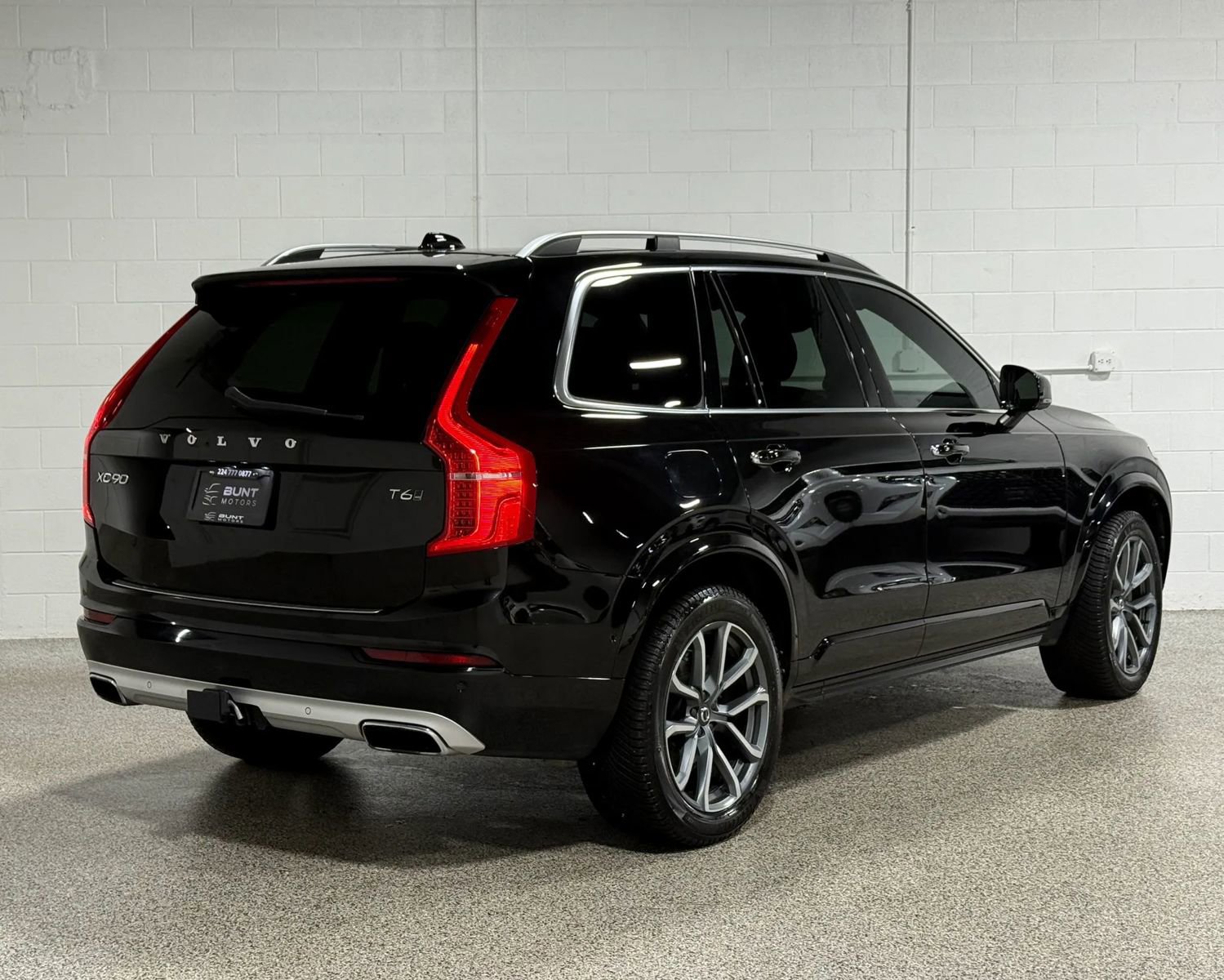 Used 2017 Volvo XC90 T6 Momentum w/ Vision Package AWD/4WD image 8
