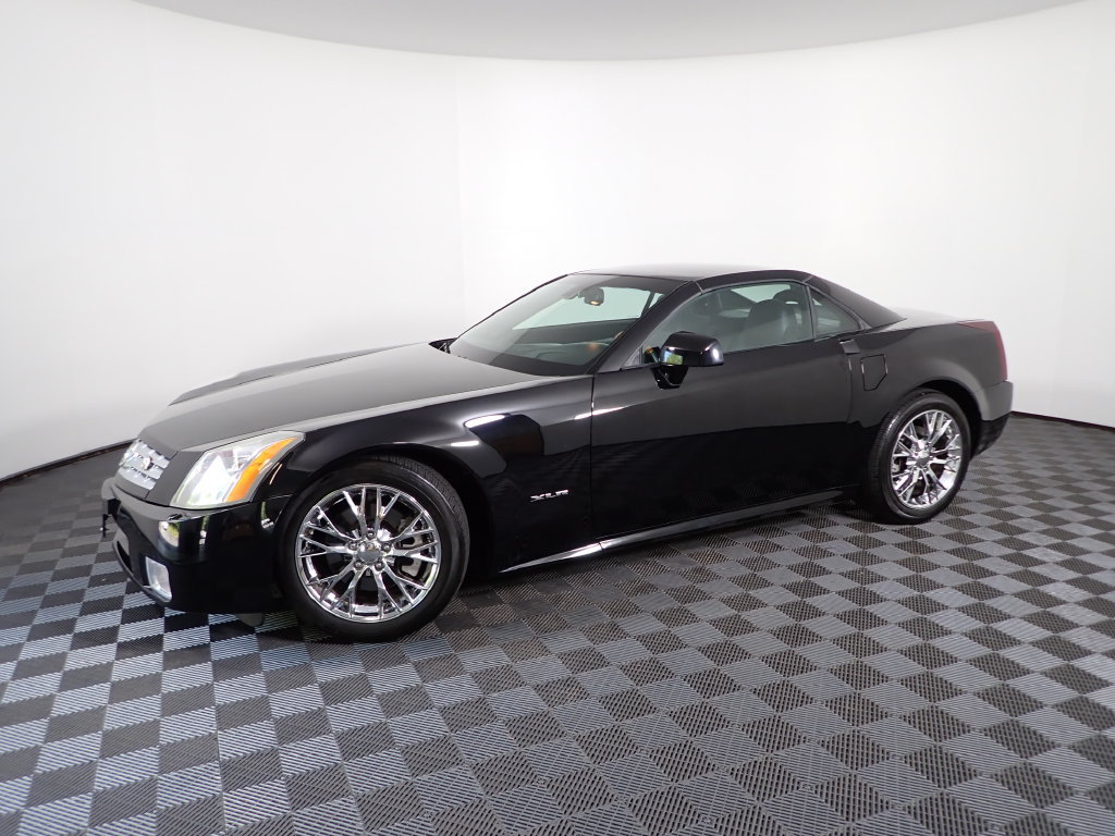 Used 2005 Cadillac XLR RWD image 10