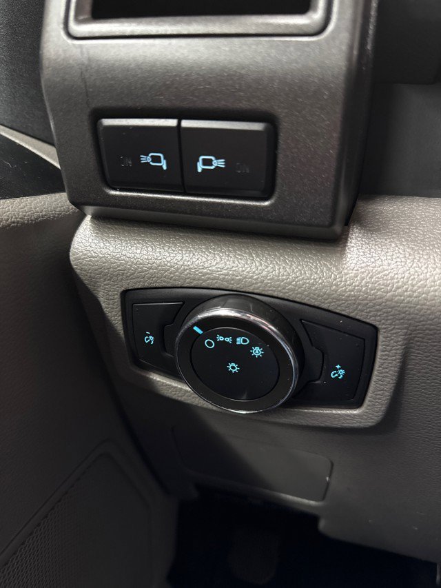 Used 2022 Ford F550 XL Crew Cab 203 4WD w/ Power Equipment Group image 21