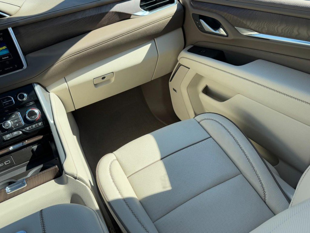 Used 2024 GMC Yukon XL Denali w/ Advanced Technology Package image 16