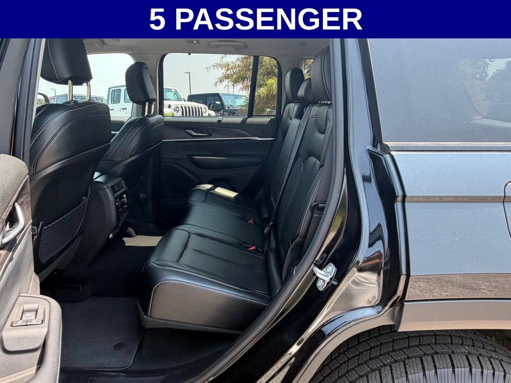 Used 2023 Jeep Grand Cherokee Limited w/ Luxury Tech Group II AWD/4WD image 14