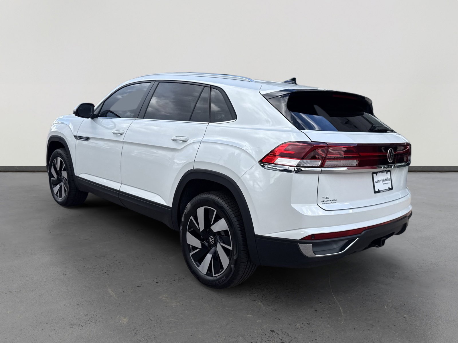New 2026 Volkswagen Atlas Cross Sport SE image 4