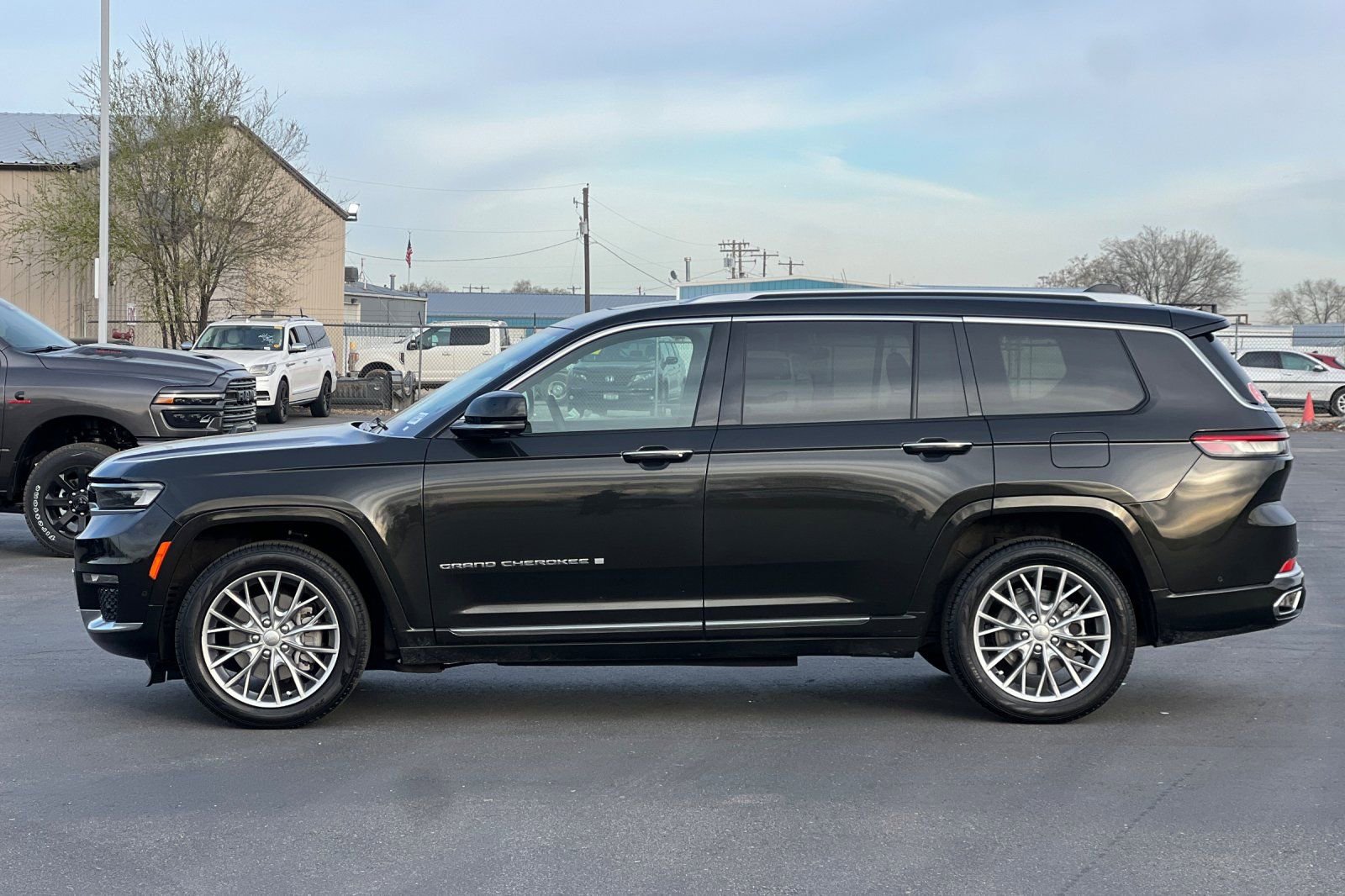 Used 2023 Jeep Grand Cherokee L Summit w/ Advanced Protech Group IV image 7