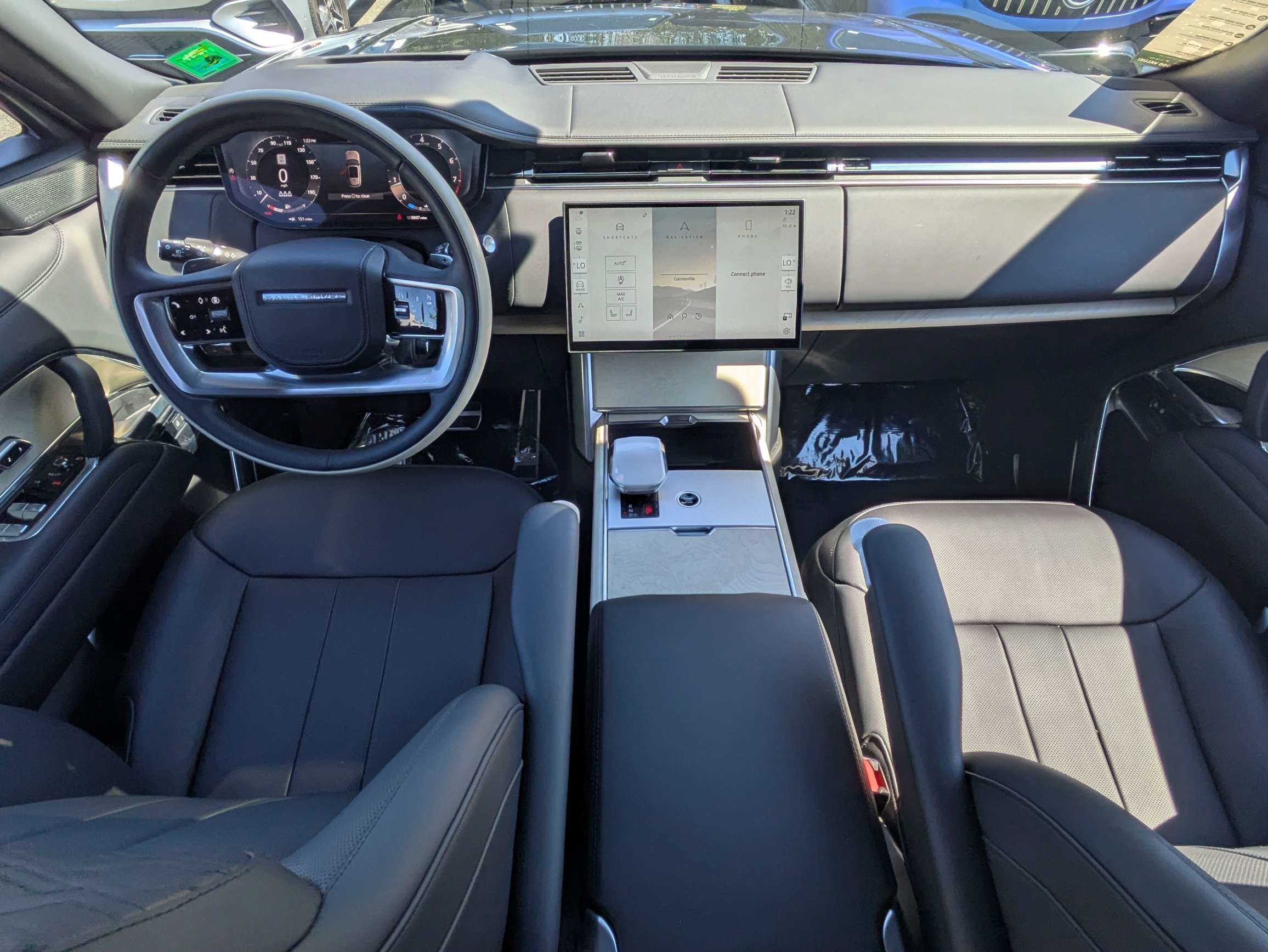 Used 2025 Land Rover Range Rover SV AWD/4WD image 14