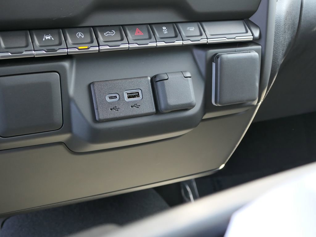 Used 2025 Chevrolet Silverado 1500 Custom image 20