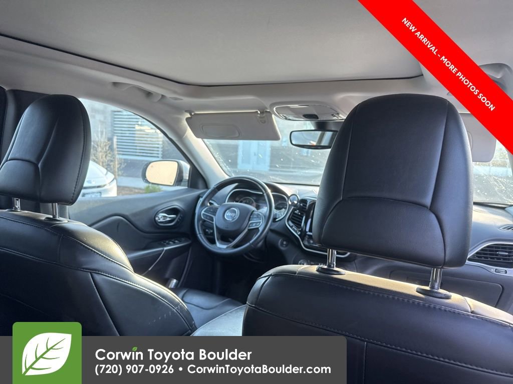 Used 2019 Jeep Cherokee Overland w/ Technology Group image 11