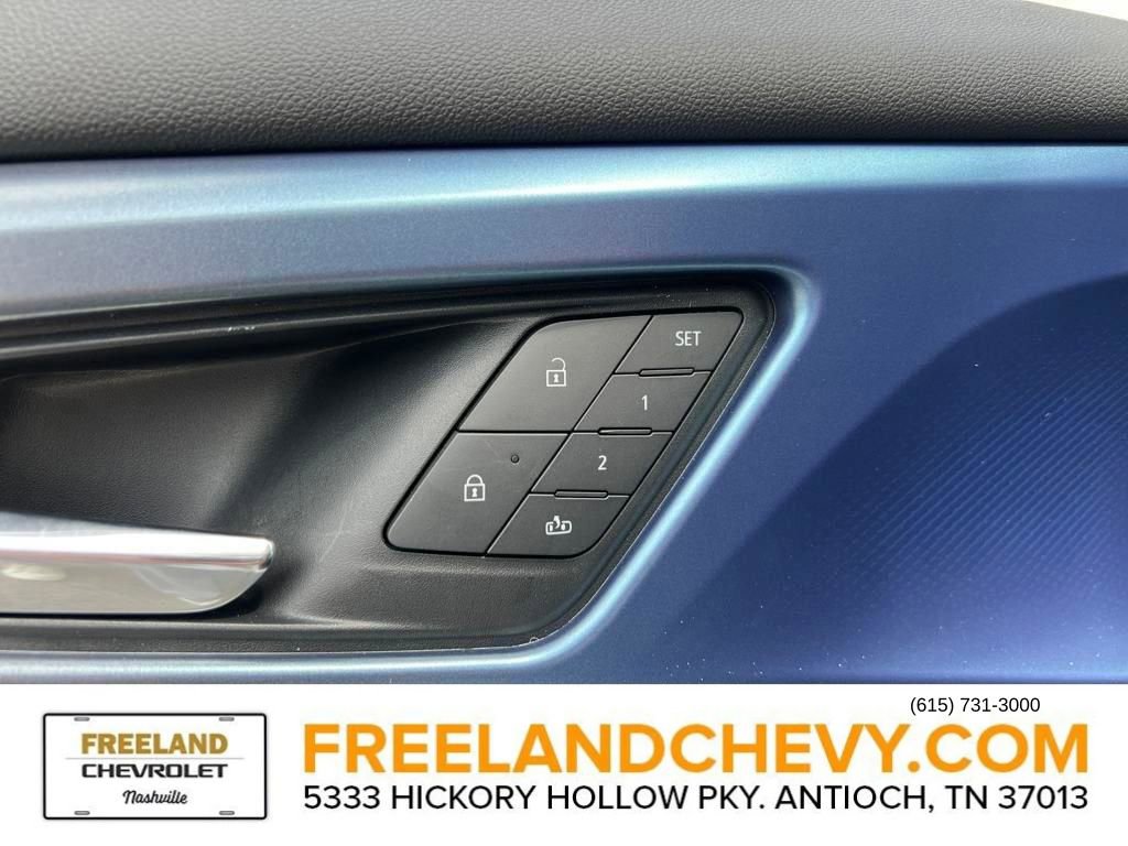 New 2025 Chevrolet Equinox EV LT w/ Convenience Package II image 13