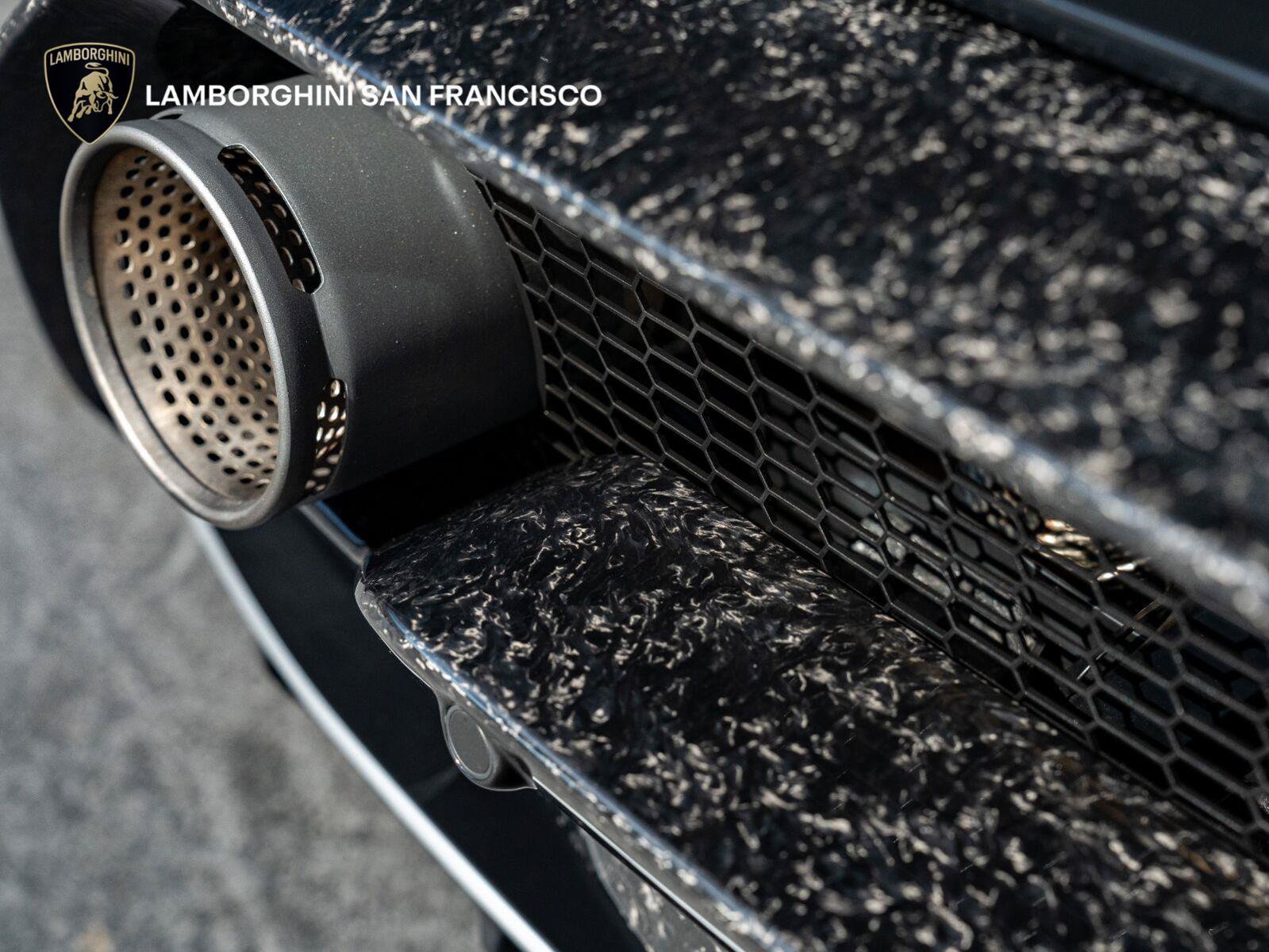 Used 2018 Lamborghini Huracan Performante AWD/4WD image 40