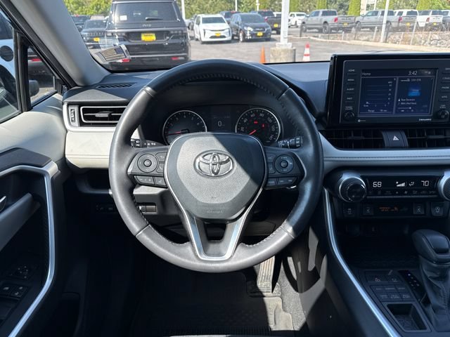 Used 2021 Toyota RAV4 XLE w/ XLE Grade Weather Package AWD/4WD image 9