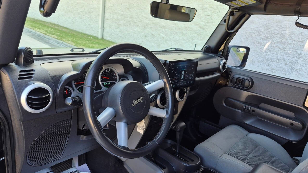 Used 2008 Jeep Wrangler Sahara w/ Dual Top Group AWD/4WD image 24