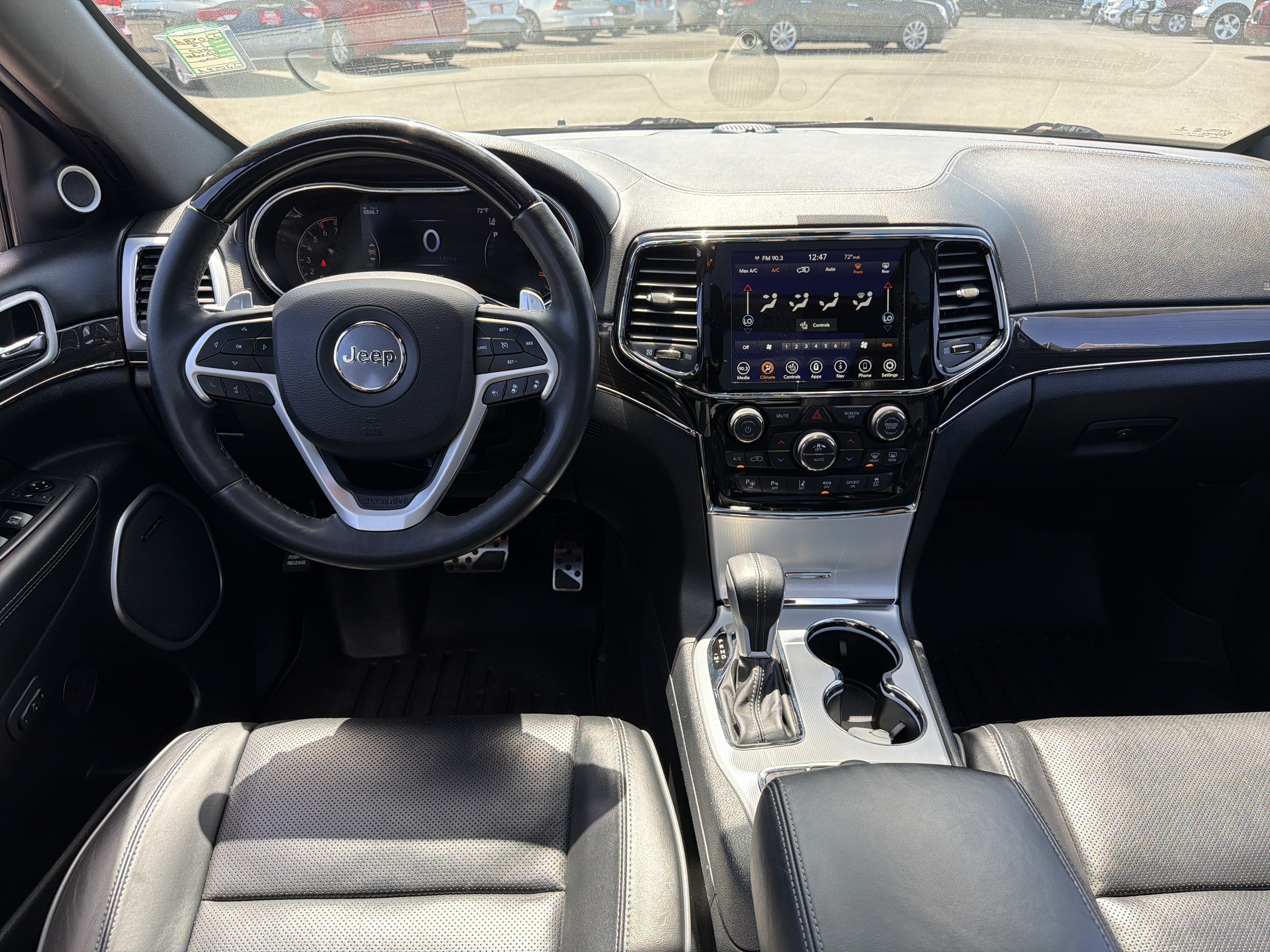 Used 2019 Jeep Grand Cherokee Overland AWD/4WD image 16