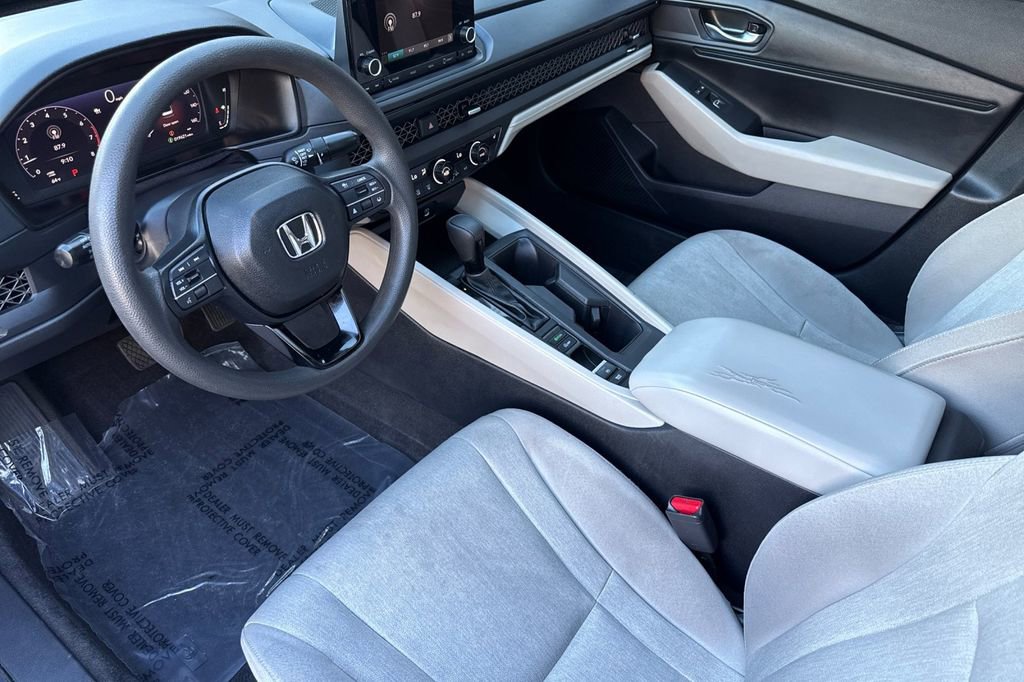 Certified 2025 Honda Accord SE image 4
