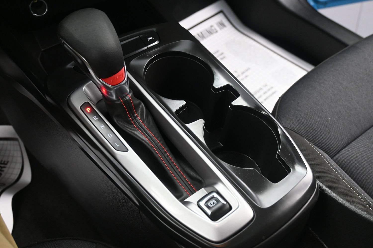 Used 2025 Chevrolet Trax RS w/ Sunroof Package FWD image 31