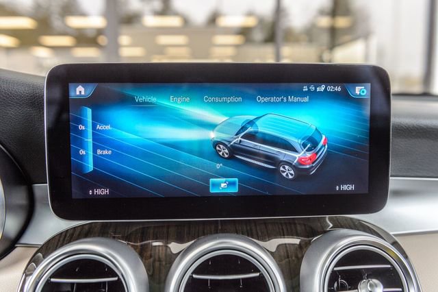 Used 2021 Mercedes-Benz GLC 300 4MATIC image 20